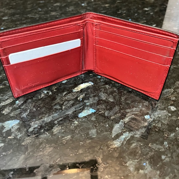Authentic Salvatore Ferragamo Wallet - Picture 5 of 8